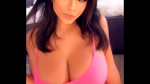 Autumn Falls Shaking her big boobs