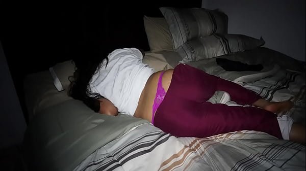 linda colegiala tomó mucho y se deja grabar después de la fiesta… culito apretado y panocha cremosa… me la cojo sin condón y se los echo adentro