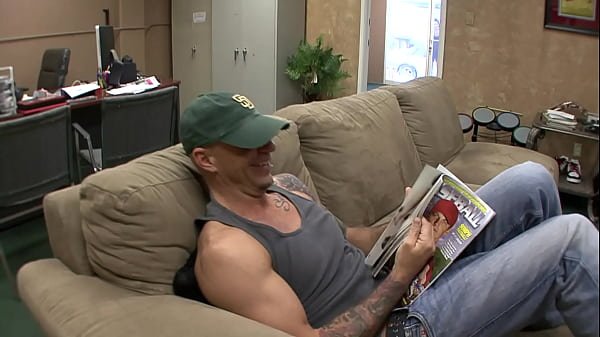 Adrianna Rossi Wants Her Married Pussy To Get Stuffed