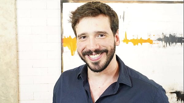 Mulher de 40 anos e viúva busca se redescobrir como mulher. Parte 1