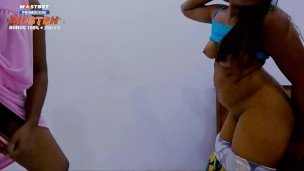 අක්කට පෙන්නම නංගීට හිකුවා සිංහල වොයිස් – Sri lankan Cuckold wife caught Husband fucking her Friend