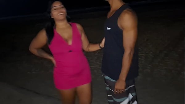 Fudendo com o Negão Pauzudo da Praia com o Maridão Filmando