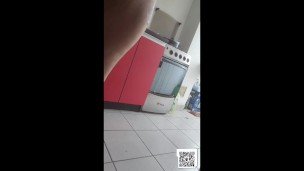 🔥🔥MY MOTHER-IN-LAW IS COOKING WITHOUT UNDERWEAR 🍑AND I SEE HER BIG ASS 🔥🔥