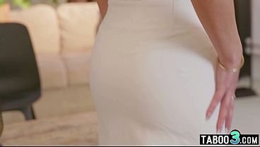 MILF therapist Shalina Devine has a solution for her clients libido problem