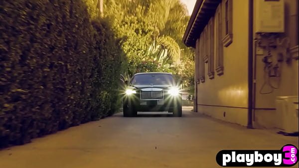 Sexy big tits babes washing luxurious car and posed wet and sexy in bikini