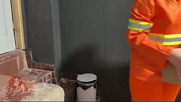 Mudei de profissão – agora dou a buceta – Estava trabalhando e recebi a proposta de uma loira rabuda gostosa que chupou minha buceta e gozamos muito juntas